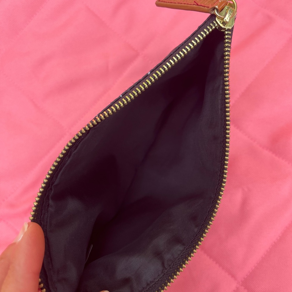 Abstract Multicolor Clutch - Picture 2 of 3